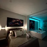 Bed & Breakfast Colombo 4*